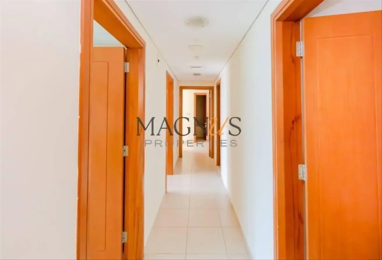 VASTU COMPLAINT | LAKE VIEW | HIGH FLOOR