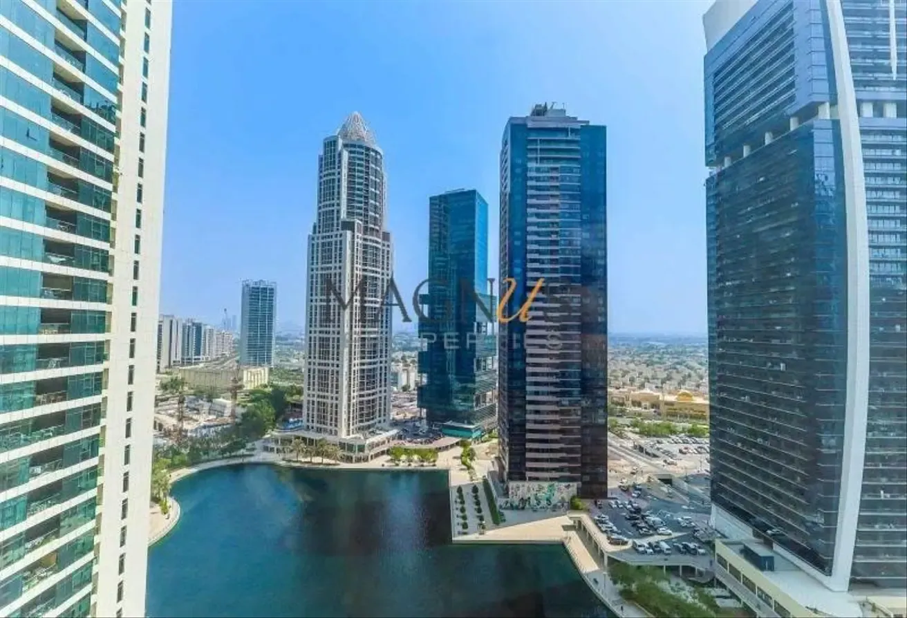 VASTU COMPLAINT | HIGH FLOOR | LAKE VIEW | READY TO MOVE IN