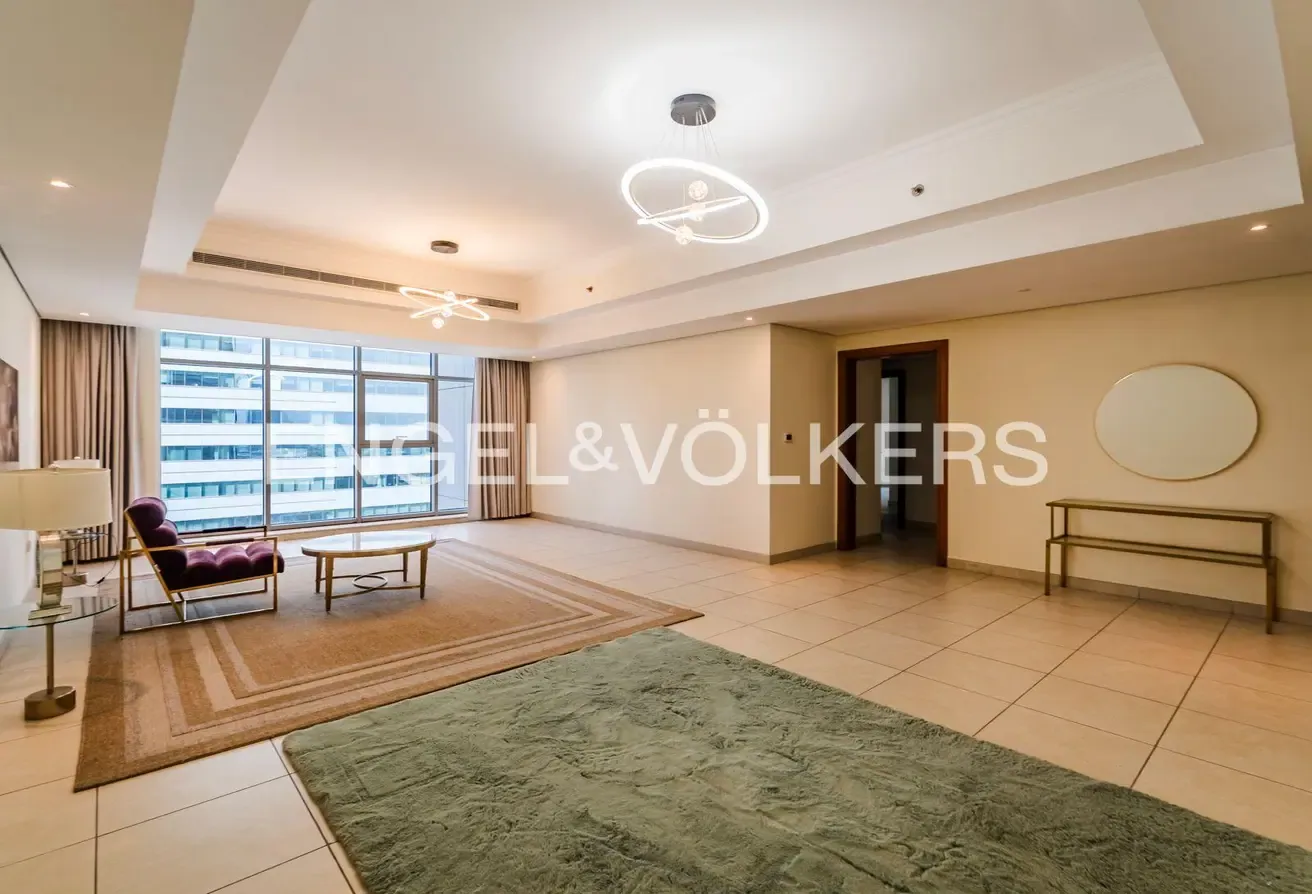 FURNISHED I PANORAMIC VIEWS I CLOSE TO METRO