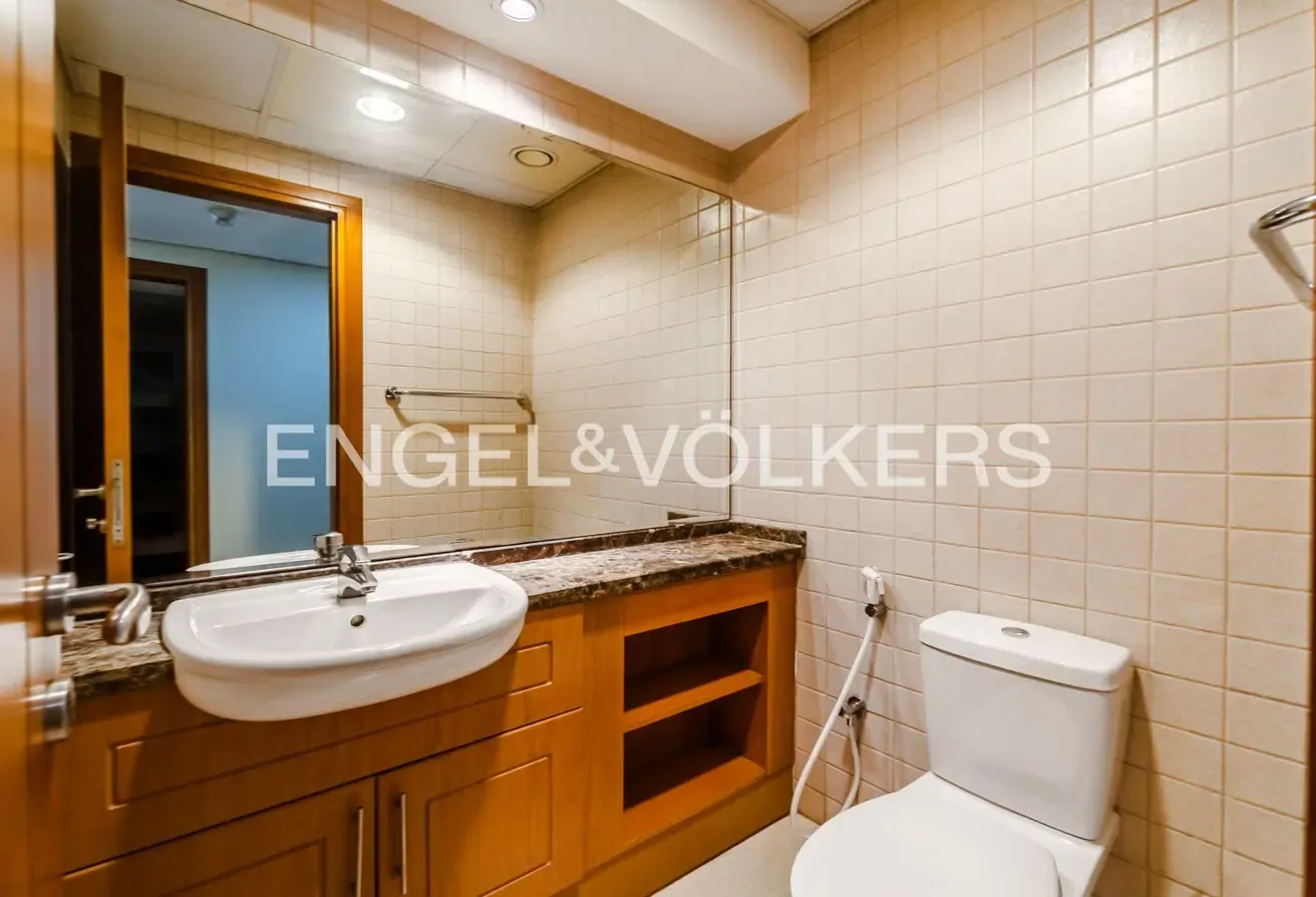 FURNISHED I PANORAMIC VIEWS I CLOSE TO METRO