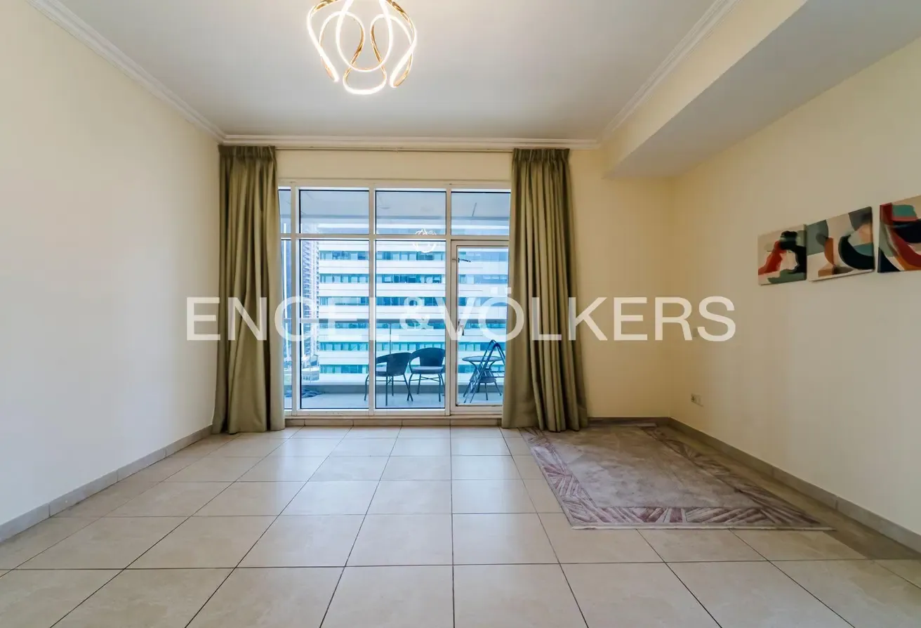 FURNISHED I PANORAMIC VIEWS I CLOSE TO METRO