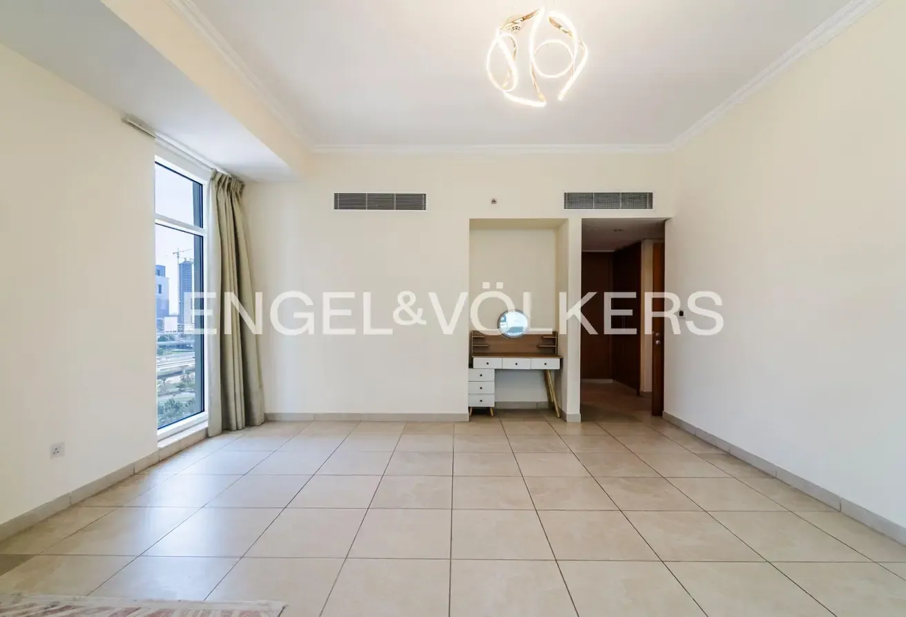 FURNISHED I PANORAMIC VIEWS I CLOSE TO METRO