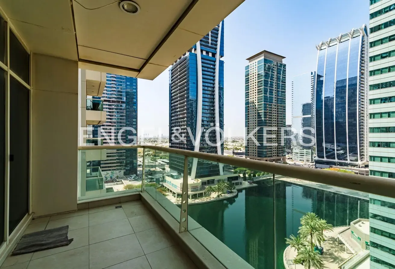 FURNISHED I PANORAMIC VIEWS I CLOSE TO METRO