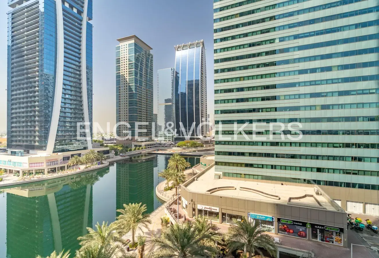 Panoramic Views I Unfurnished I Close to Metro