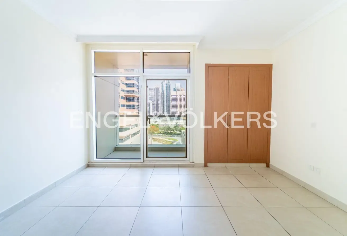 Panoramic Views I Unfurnished I Close to Metro