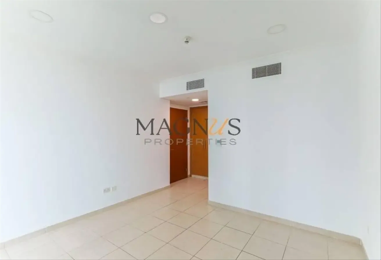 VASTU COMPLAINT | LAKE VIEW | HIGH FLOOR