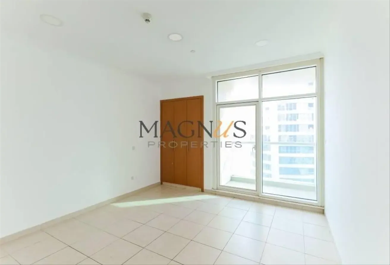 VASTU COMPLAINT | LAKE VIEW | HIGH FLOOR