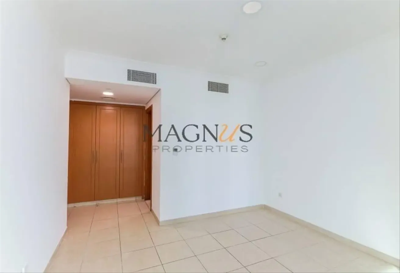 VASTU COMPLAINT | LAKE VIEW | HIGH FLOOR