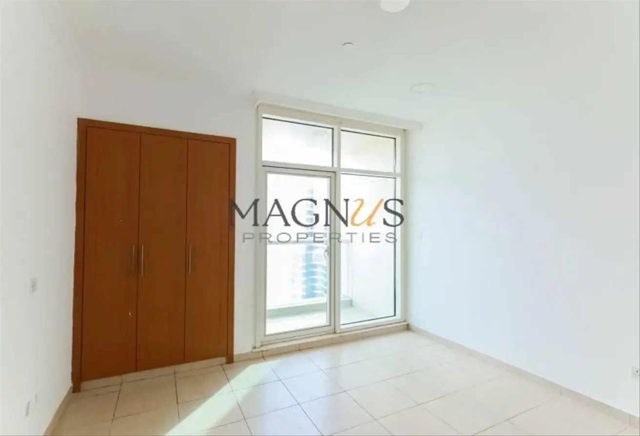 VASTU COMPLAINT | LAKE VIEW | HIGH FLOOR