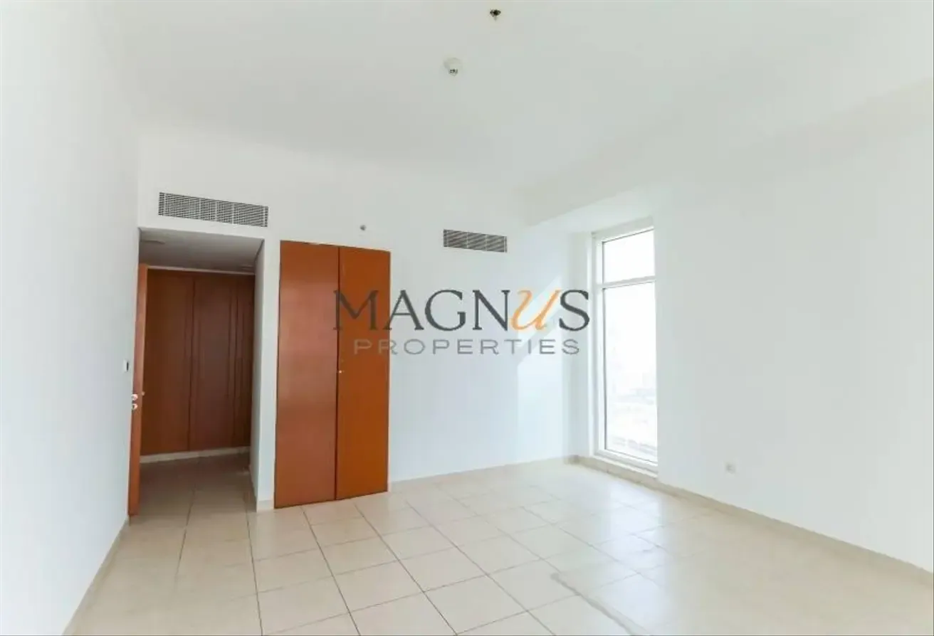 VASTU COMPLAINT | LAKE VIEW | HIGH FLOOR