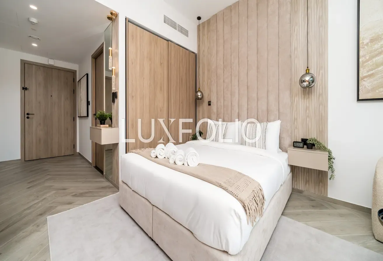 SUMMER OFFER NEWLY FURNISHED STUDIO PENINSULA THREE.