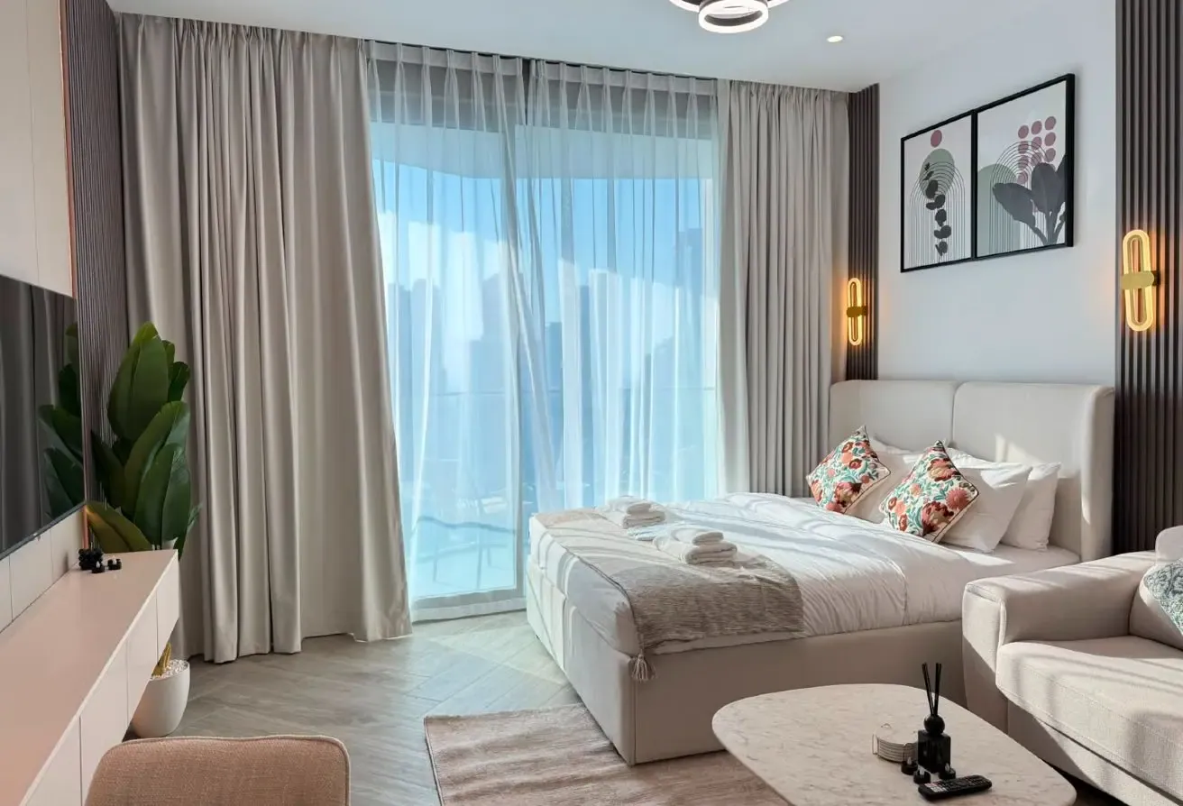 Luxury Business Bay Studio | Burj Khalifa View