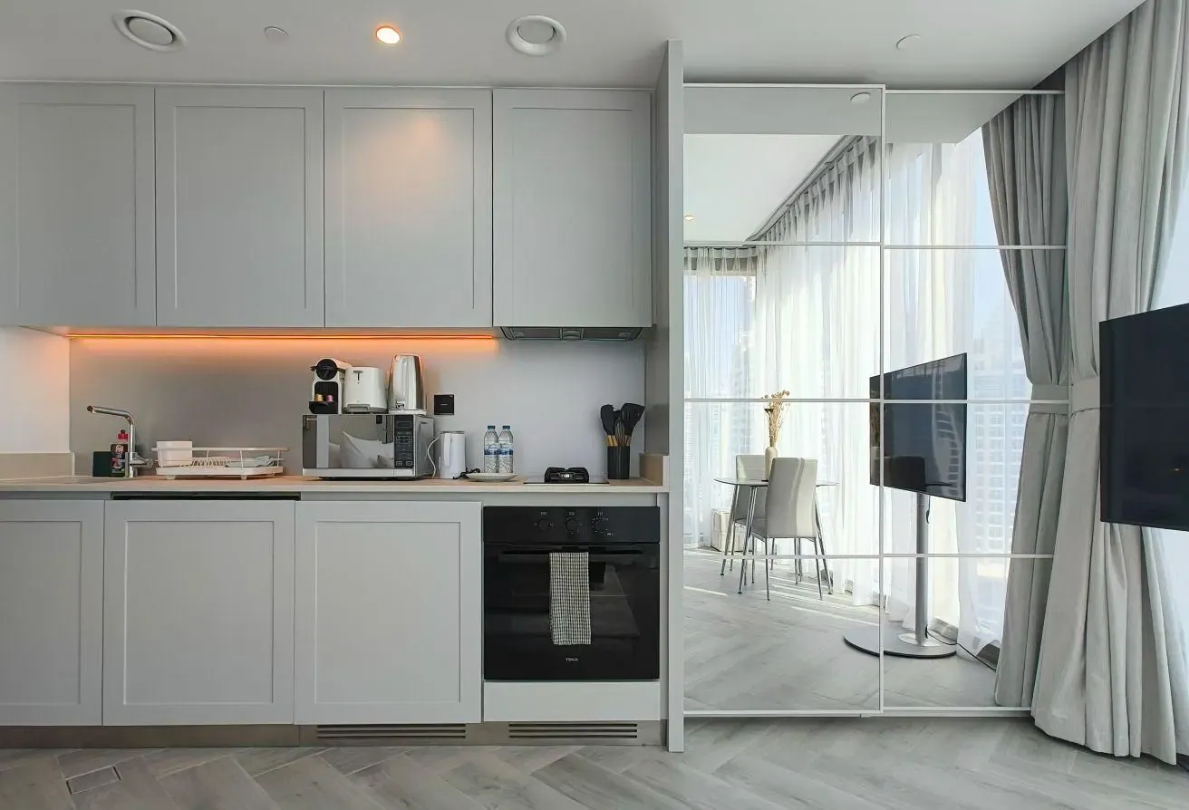 BURJ KHALIFA CORNER VIEW | RENOVATED STUDIO