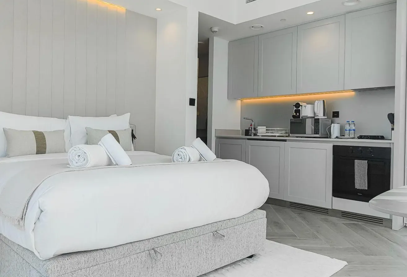 BURJ KHALIFA CORNER VIEW | RENOVATED STUDIO