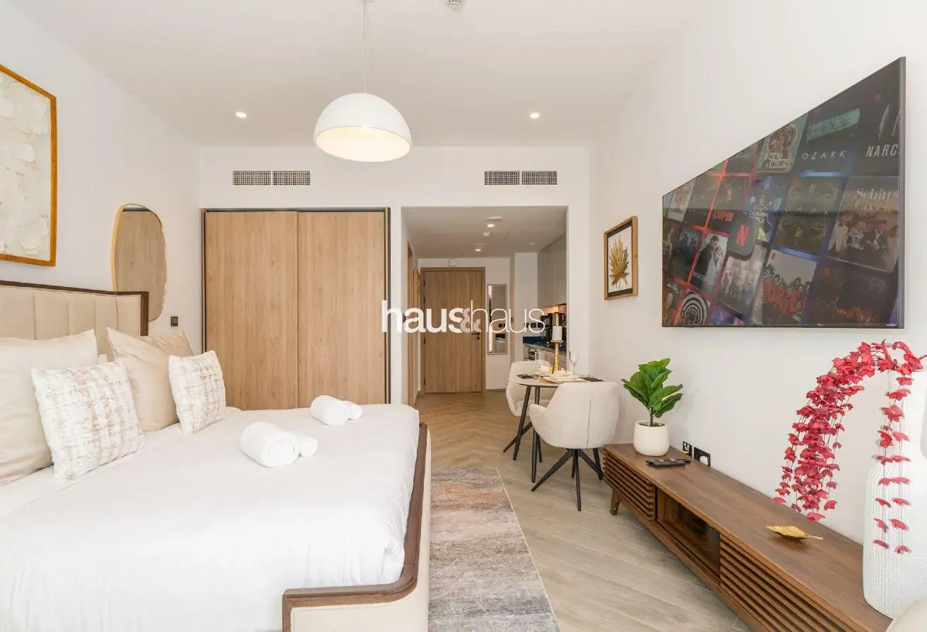 Brand New | Contemporary Studio | Business Hub