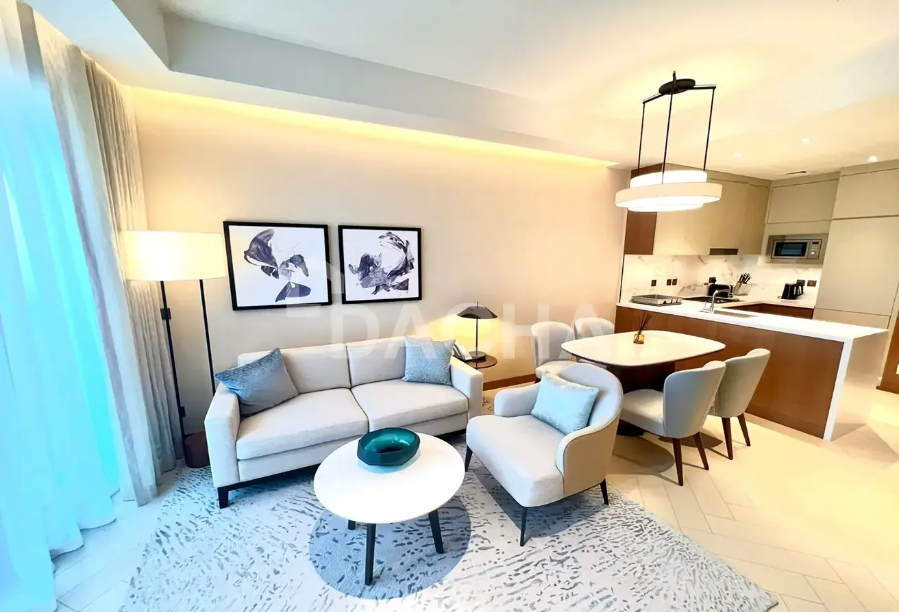 Vacant|Premium Residence|Walking Distance to Mall