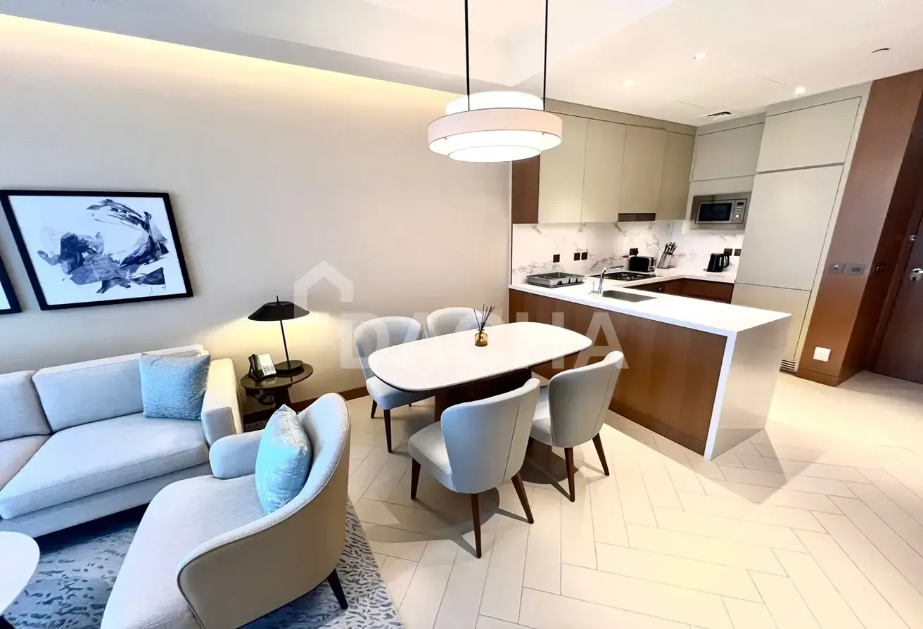 Vacant|Premium Residence|Walking Distance to Mall