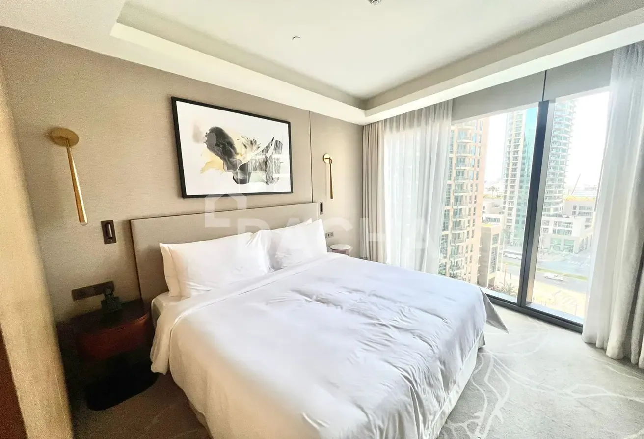 Vacant|Premium Residence|Walking Distance to Mall