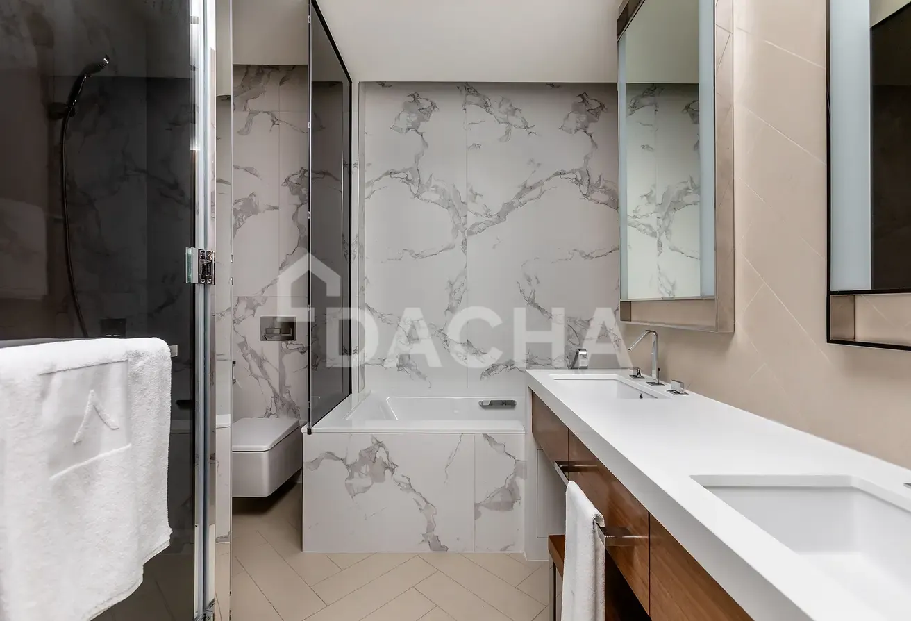 Vacant|Premium Residence|Walking Distance to Mall