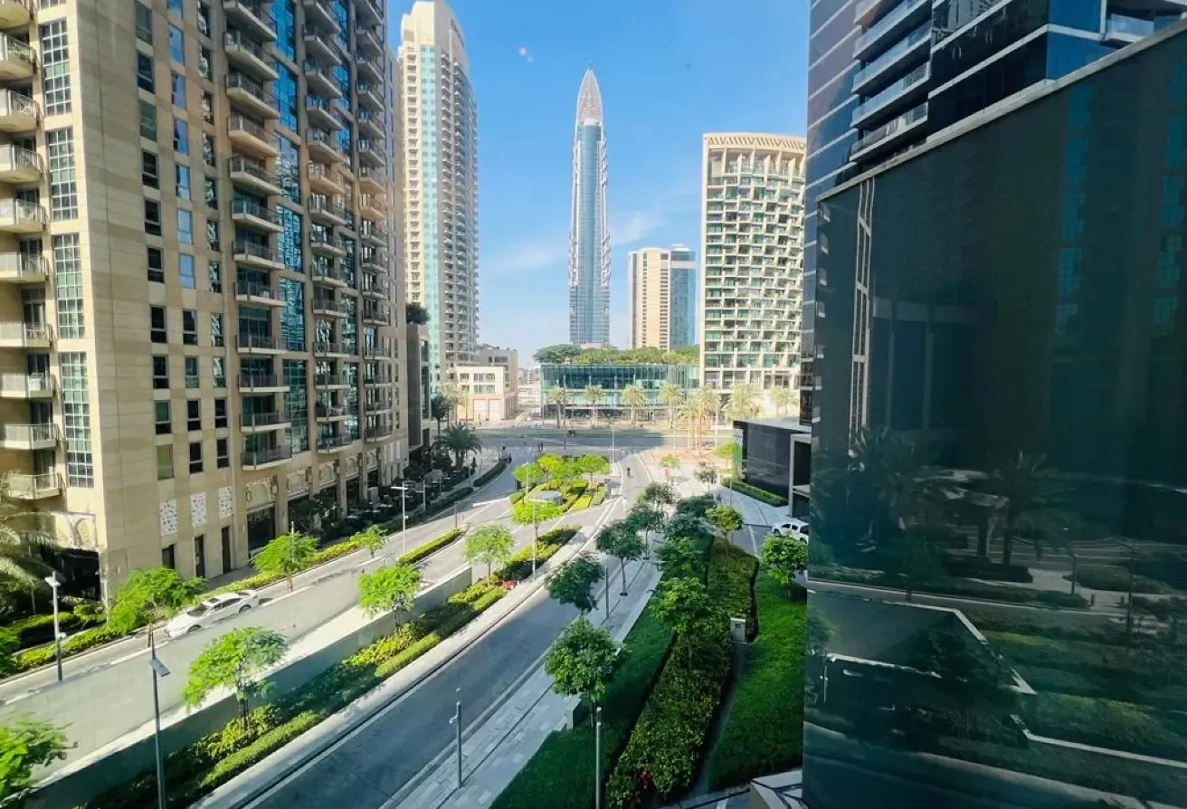 2 BR Apartment in Downtown Dubai with Landmark View