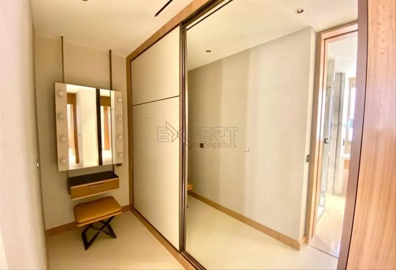 Furnished Apartment | Downtown Views | High Floor