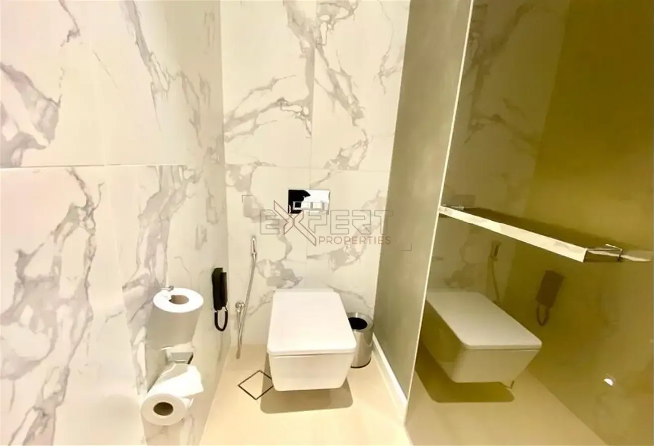 Furnished Apartment | Downtown Views | High Floor