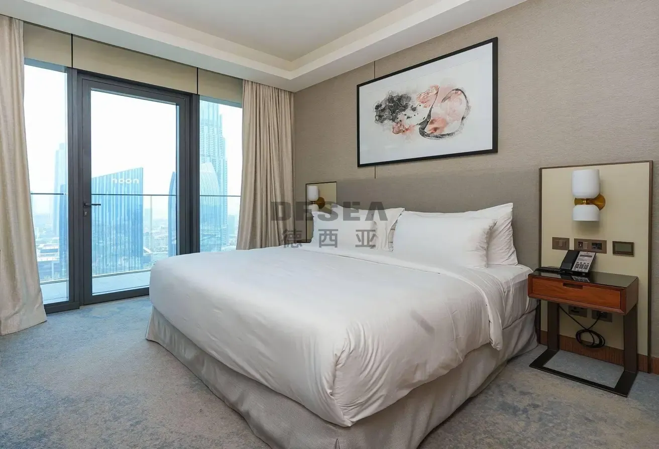 Burj Khalifa View | Huge Layout | Vacant