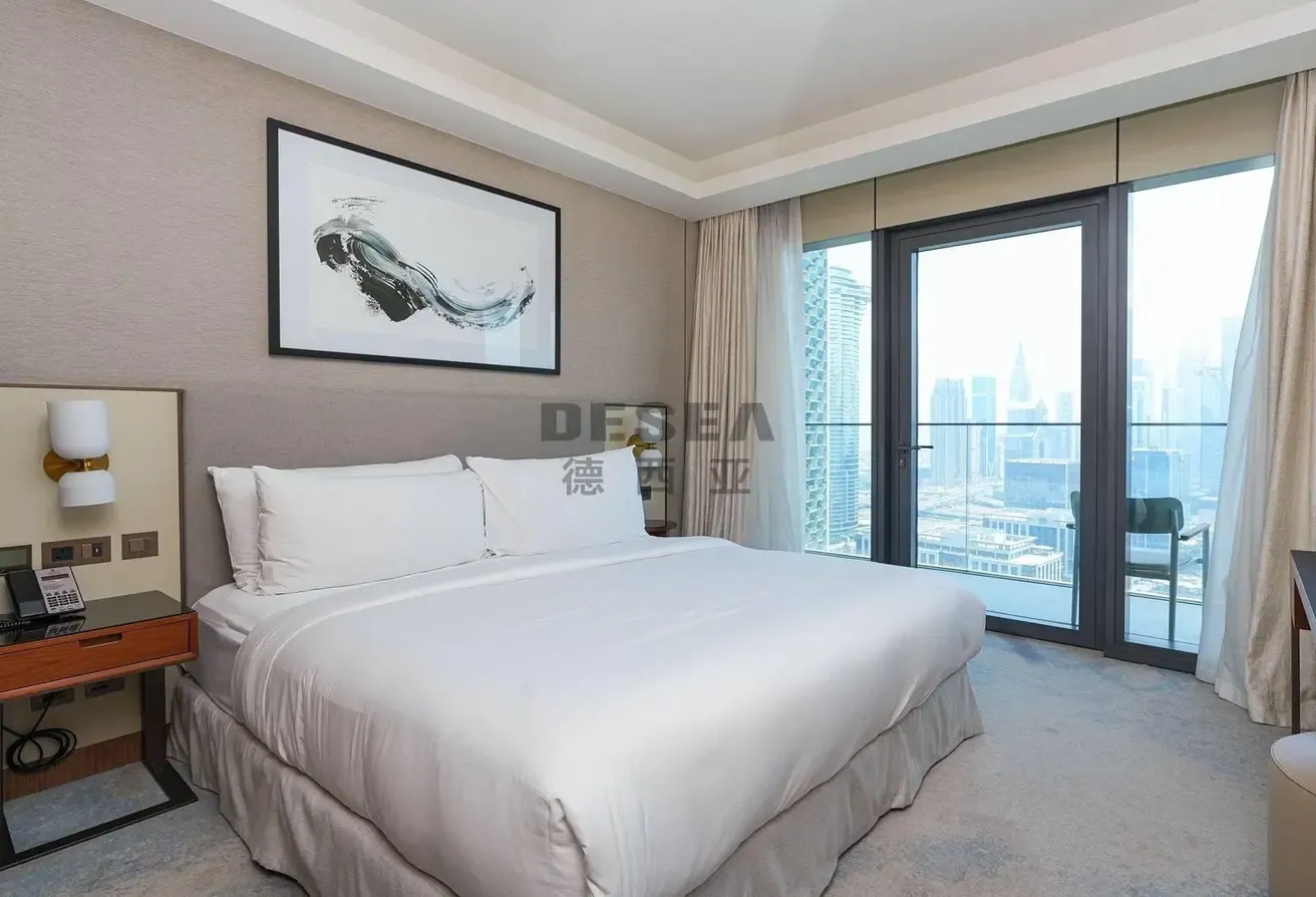 Burj Khalifa View | Huge Layout | Vacant