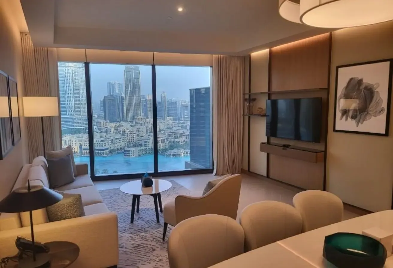 Luxury Apt with Stunning Burj Khalifa and Fountain