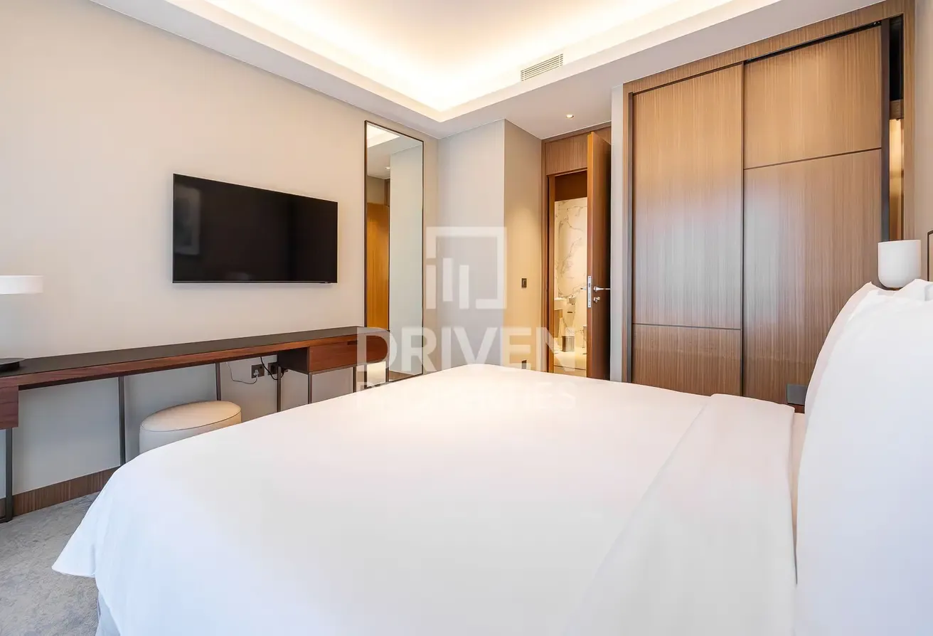 Excellent Condition | High Floor | Vacant