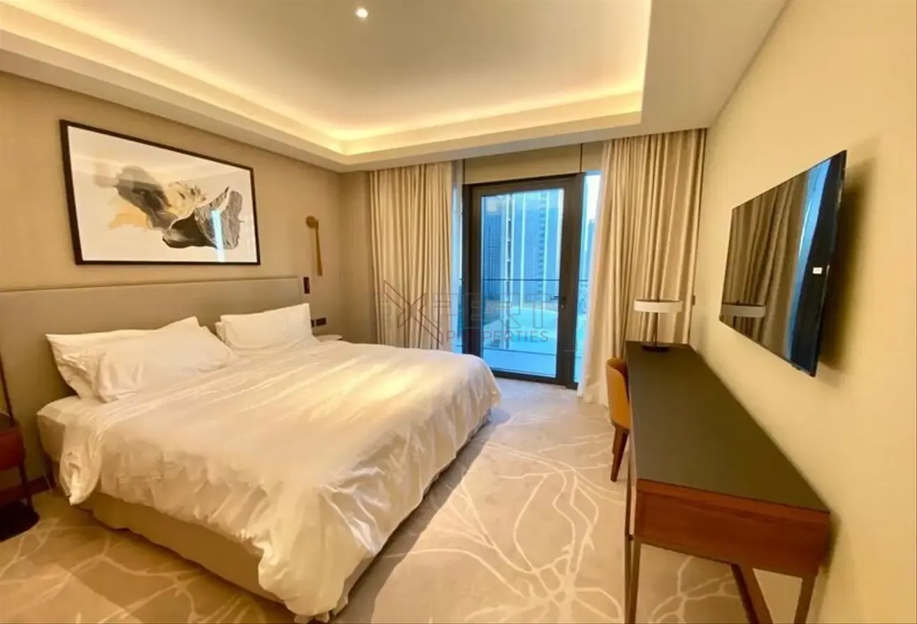 Furnished Apartment | Downtown Views | High Floor