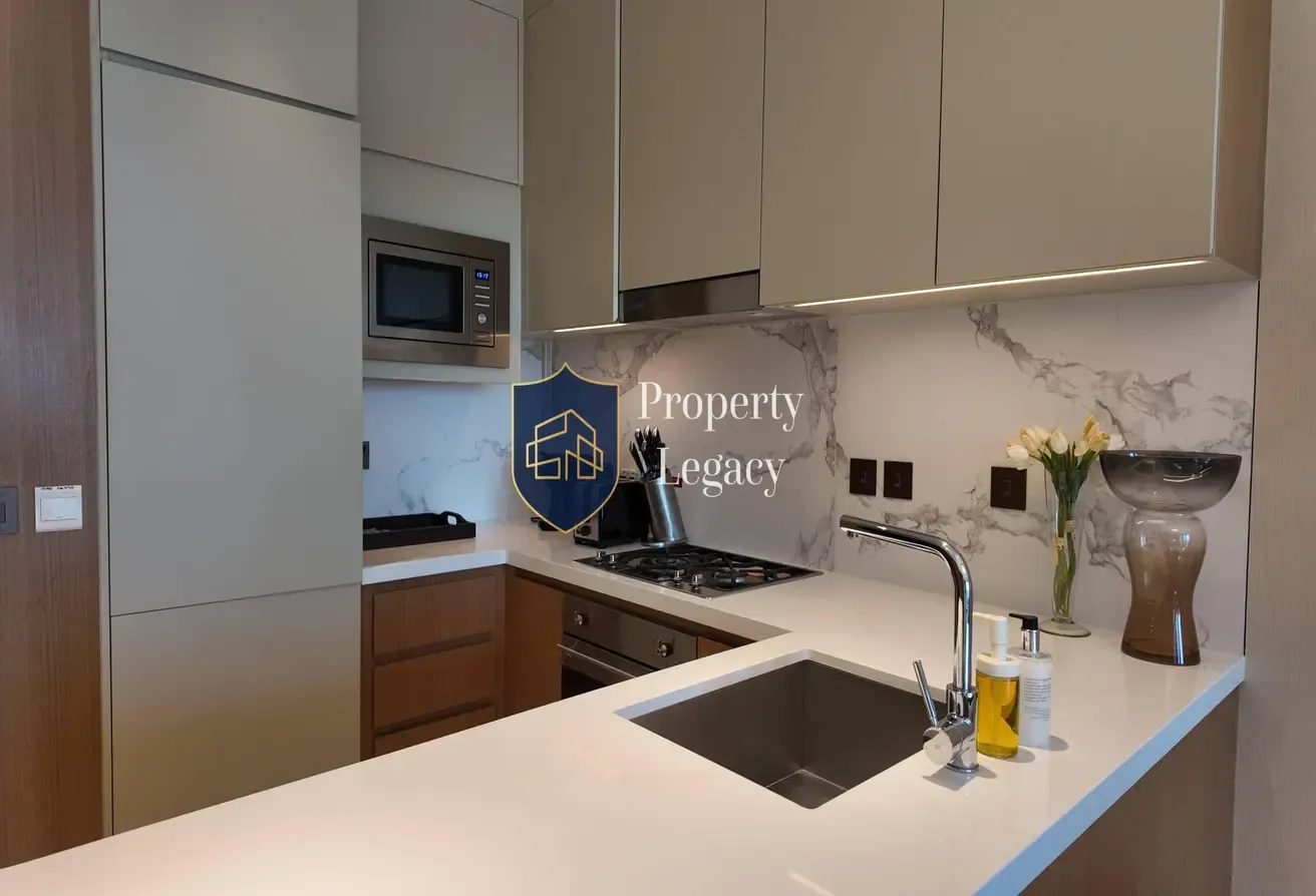 Vacant | Furnished | Skyline View | 6 Month Option