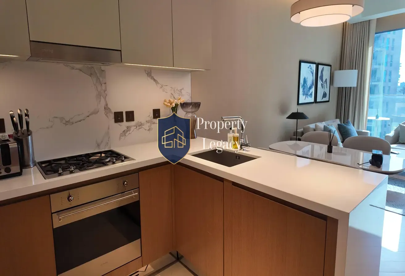 Vacant | Furnished | Skyline View | 6 Month Option