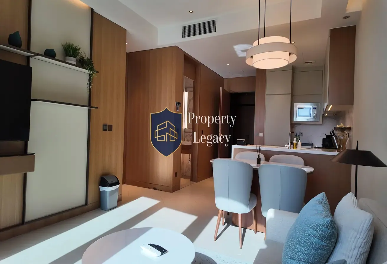 Vacant | Furnished | Skyline View | 6 Month Option