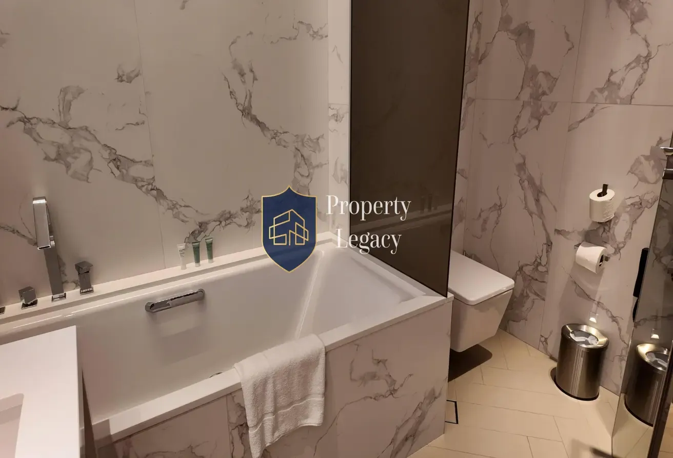 Vacant | Furnished | Skyline View | 6 Month Option