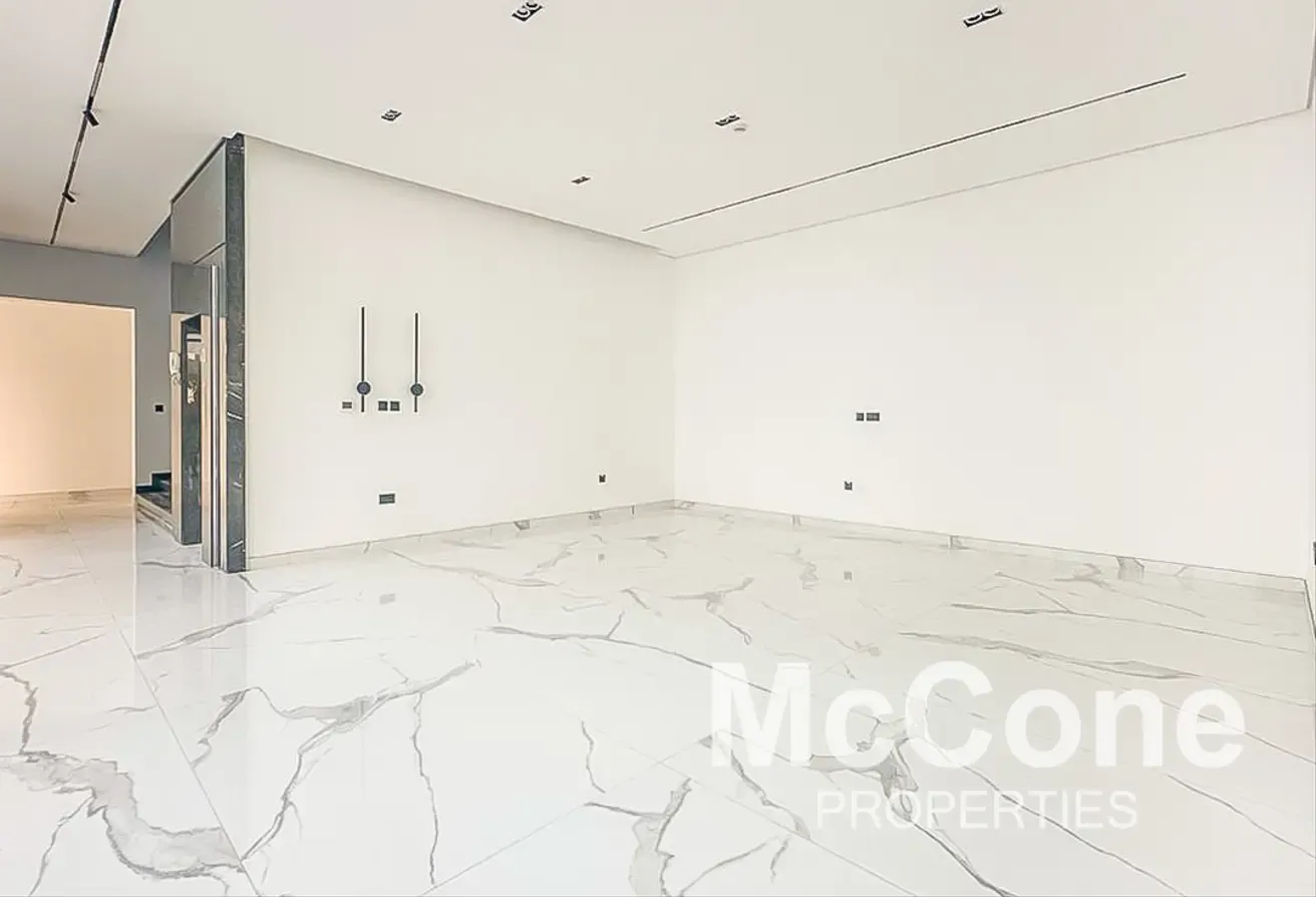 Brand New | Huge Layout | Modern