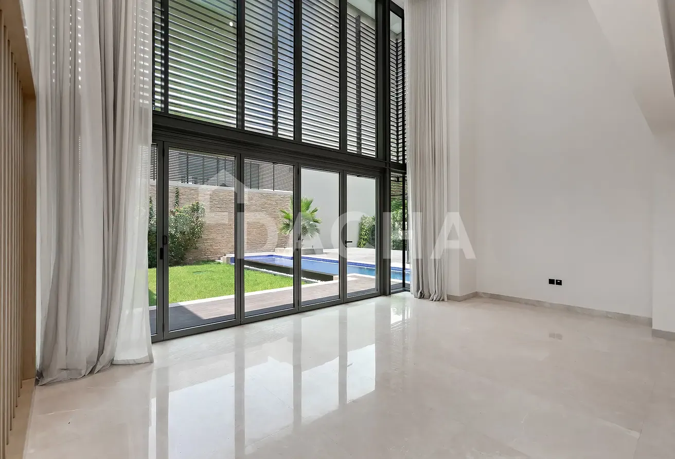 Private Lift | Beautiful Pool | High Ceilings