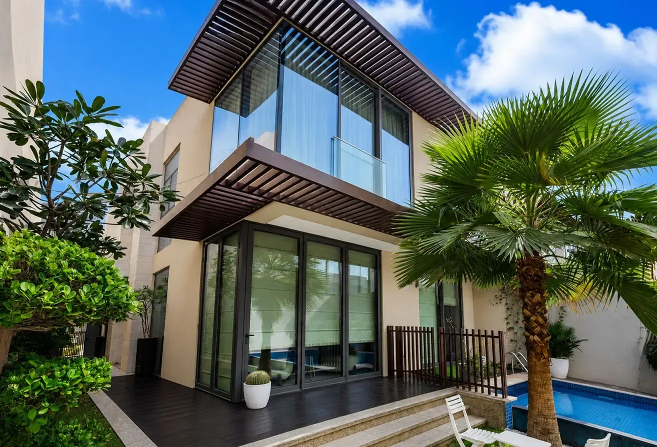 Luxurious Villa |Furnished |Landscaped |Available