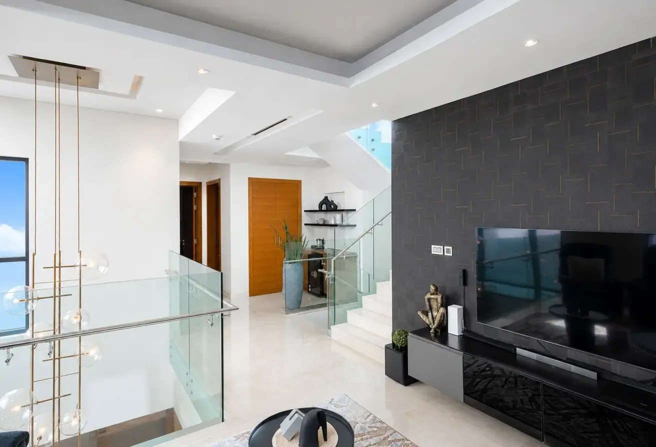 Luxurious Villa |Furnished |Landscaped |Available