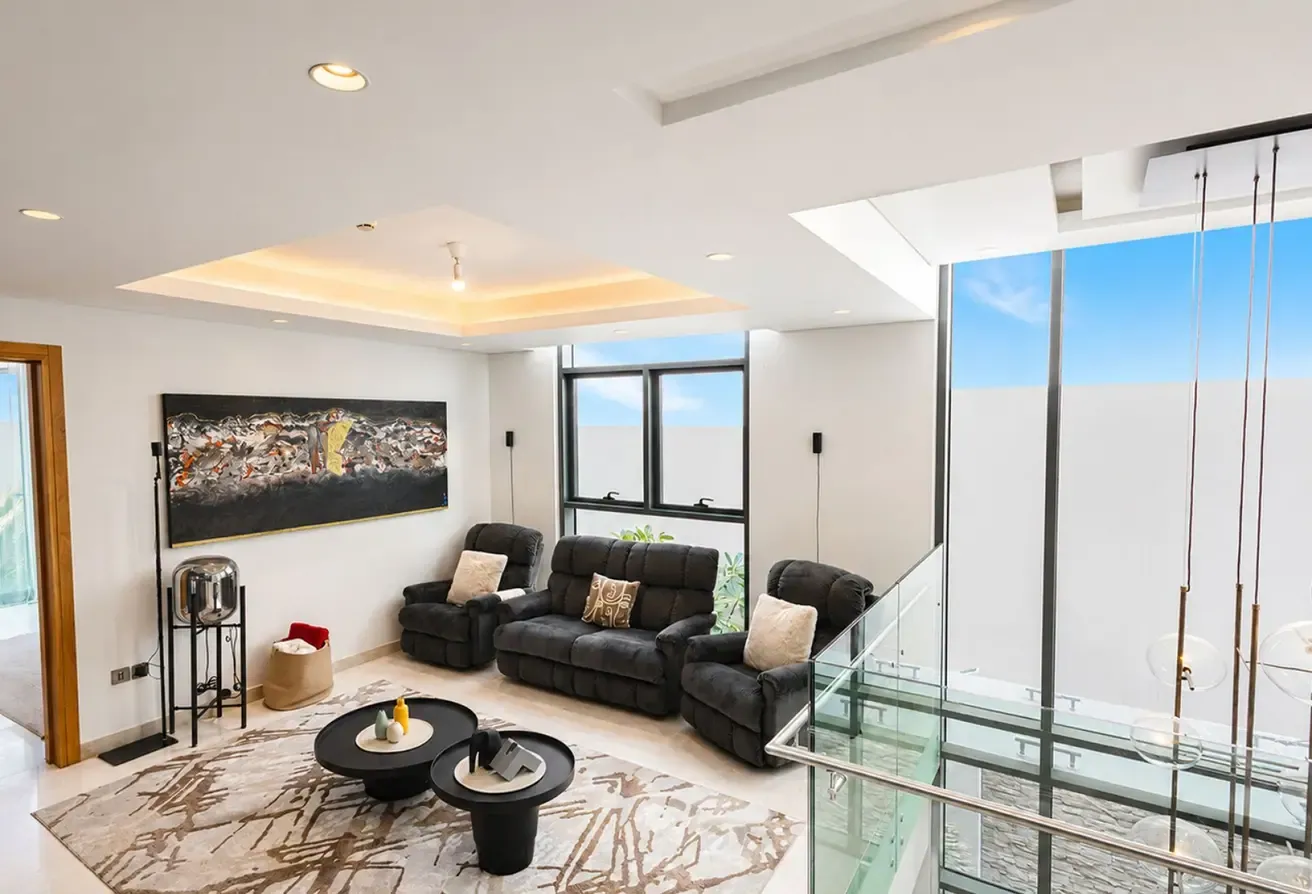 Luxurious Villa |Furnished |Landscaped |Available