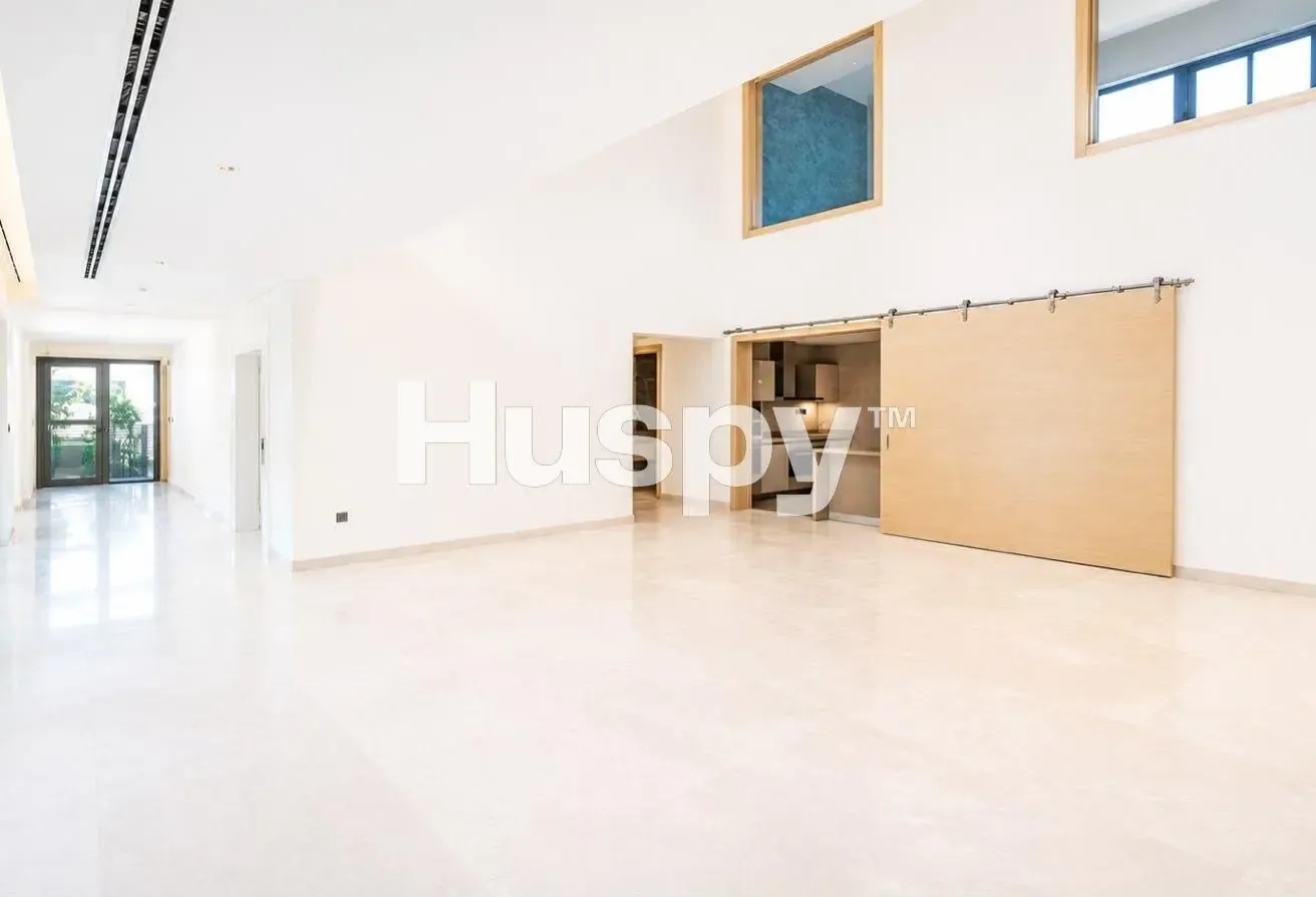Vacant | Large Layout | Private Pool