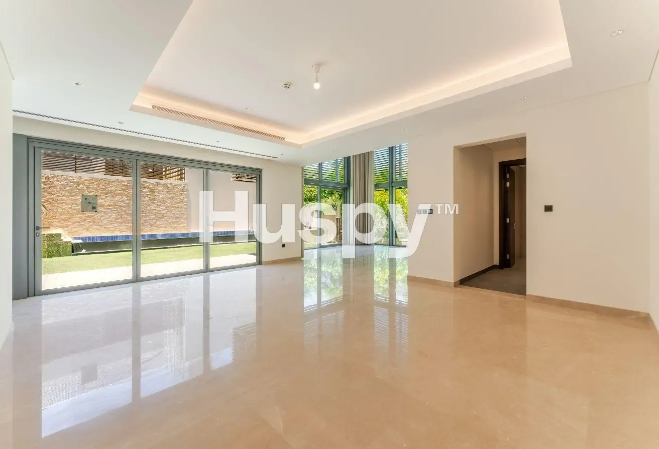 Vacant | Large Layout | Private Pool