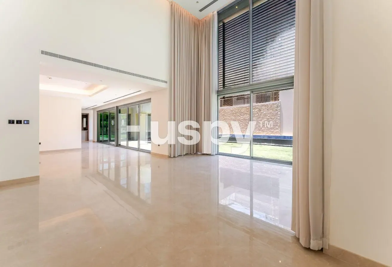 Vacant | Large Layout | Private Pool
