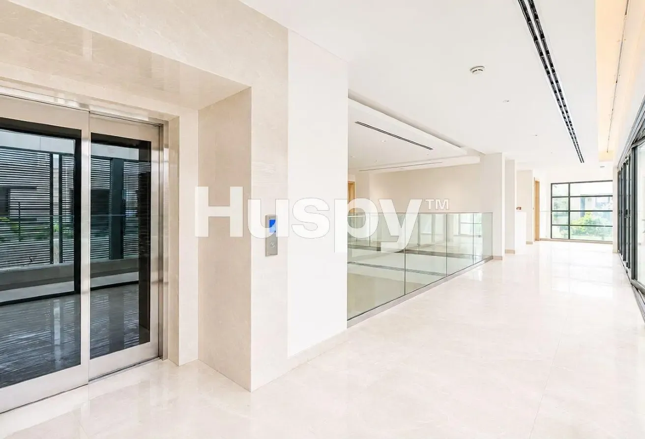Vacant | Large Layout | Private Pool