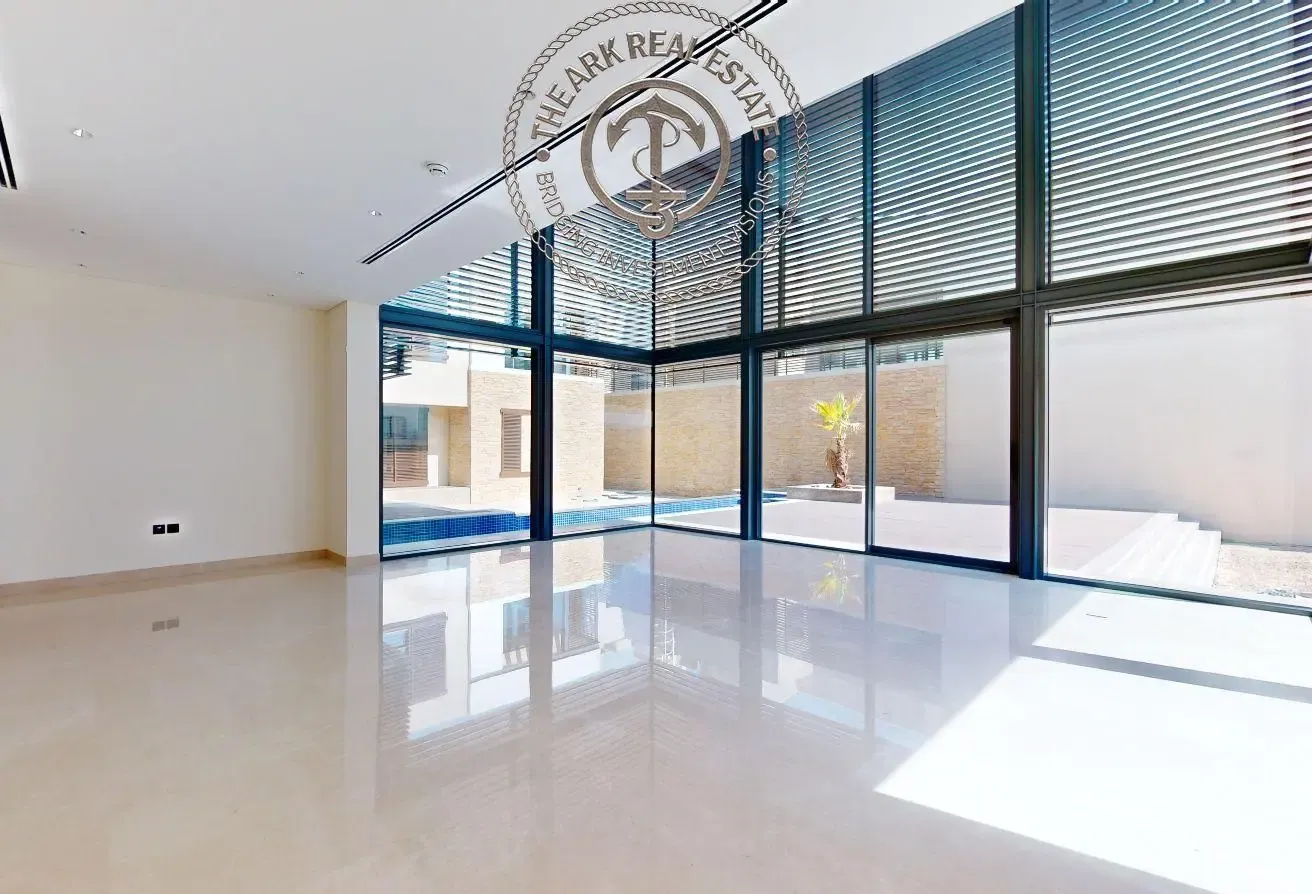 Waterfront 5BR Villa | Near Downtown Dubai