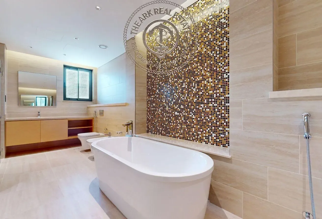 Waterfront 5BR Villa | Near Downtown Dubai