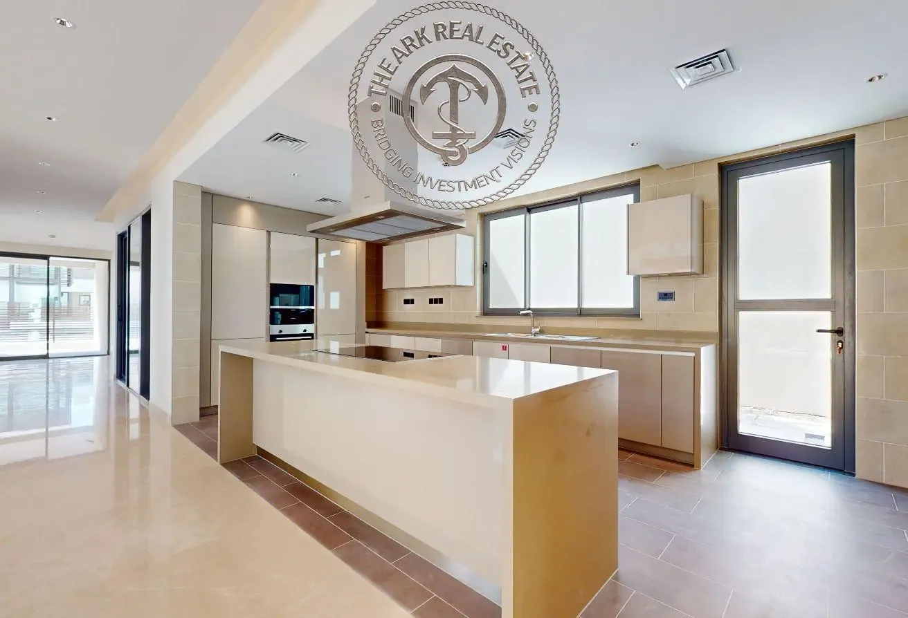 Waterfront 5BR Villa | Near Downtown Dubai