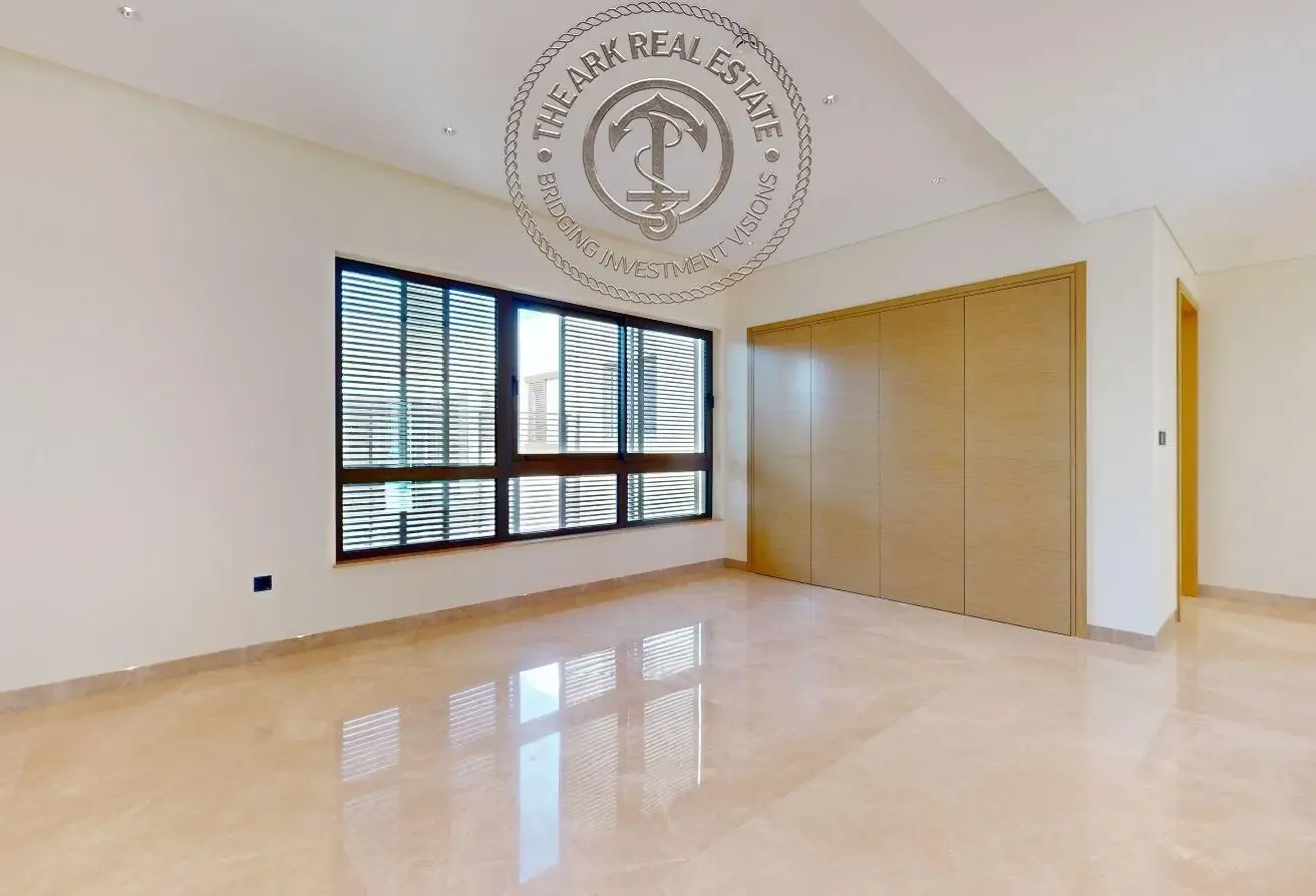 Waterfront 5BR Villa | Near Downtown Dubai