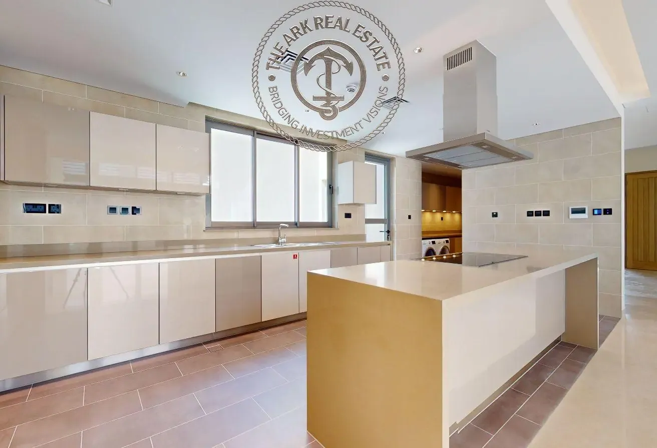 Waterfront 5BR Villa | Near Downtown Dubai