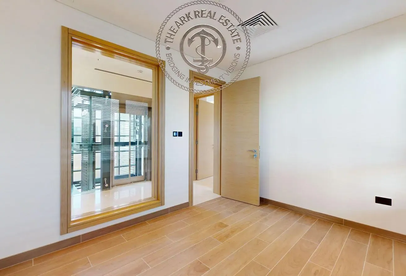 Waterfront 5BR Villa | Near Downtown Dubai